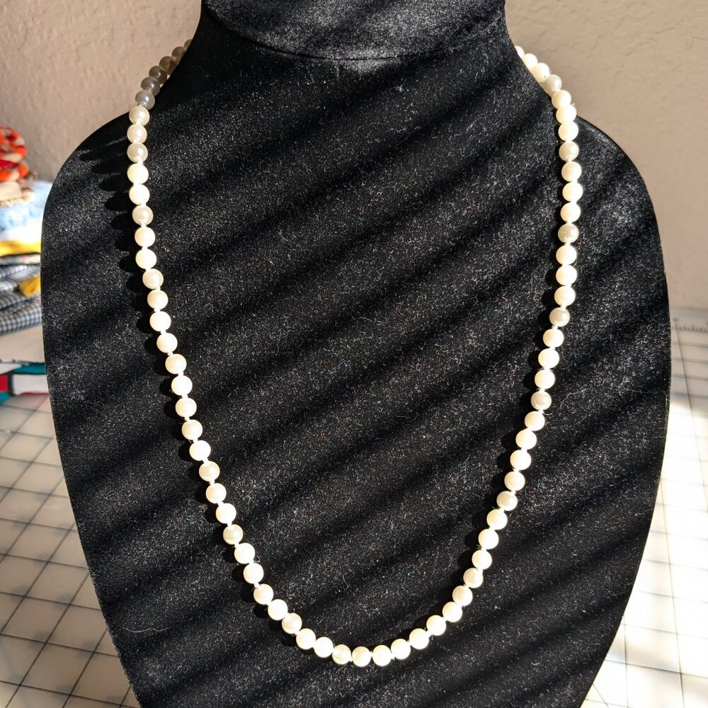 Vintage Hand Knotted White Czech Glass Pearl Bead Necklace Fancy Clasp 24
